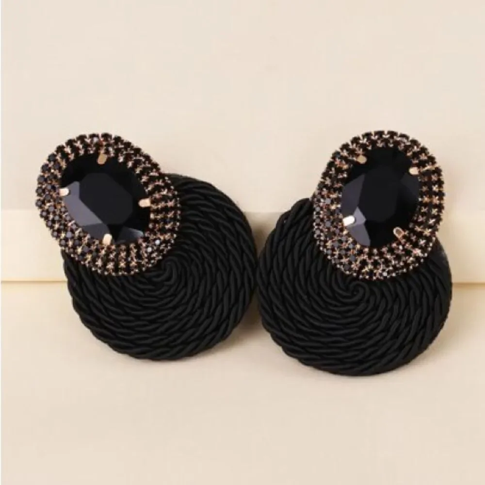 Elegant Black and Gold Earrings A1047